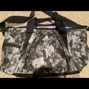 Large Adidas Gym Bag EUC